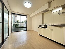 グランドール三柳I 201 2階2DKのリビング/ダイニング