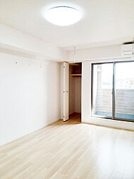 シャルマンビップ 202 2階1LDKのリビング/ダイニング