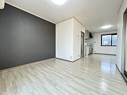 ルミエールセカンド 102 1階2LDKのリビング/ダイニング