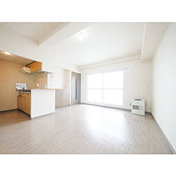 FC Farnest 美園 102 1階1LDKのリビング/ダイニング