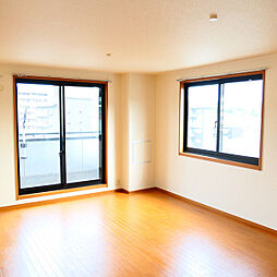 クレスト東生駒 301 3階3LDKのリビング/ダイニング