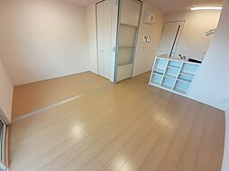 フルール類家 102 1階1LDKのリビング/ダイニング