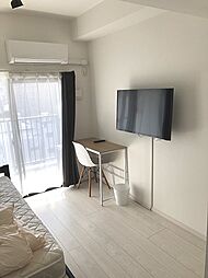 MODERN PALAZZO 水辺の森 803 8階ワンルームのリビング/ダイニング