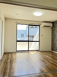 ヴィ・ラフィネ旗ケ崎　2号館 101 1階3DKのリビング/ダイニング