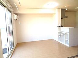 Ｔｒｏｉｓ　Ｊｏｕｒｓ　III 101 1階2DKのリビング/ダイニング