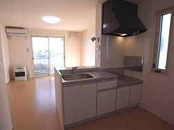 エバーグリーン 202 2階1LDKのリビング/ダイニング