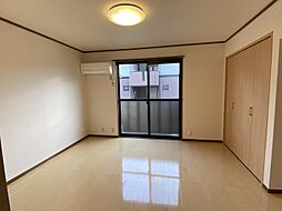 ロイヤルファミール　A 105 1階1Kのリビング/ダイニング