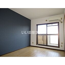 ツイン青山　南館 202 2階3DKのリビング/ダイニング