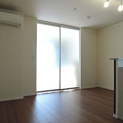 アンビエント・アイ 102 1階1LDKのリビング/ダイニング