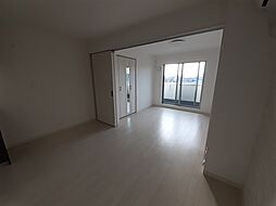 JR片町線(学研都市線) 藤阪駅 徒歩7分の賃貸アパート 3階1LDKのリビング/ダイニング