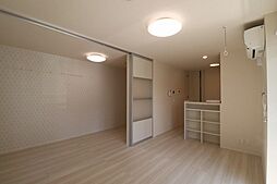 イリーニ 103 1階1LDKのリビング/ダイニング