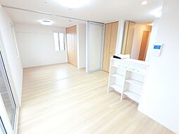 東武伊勢崎線 太田駅 徒歩25分の賃貸アパート 2階1LDKのリビング/ダイニング