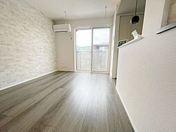 ヴィラ・飯綱 201 2階1LDKのリビング/ダイニング