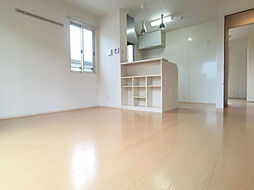 ロイヤル ロッシーニ　Ｃ 105 1階2LDKのリビング/ダイニング