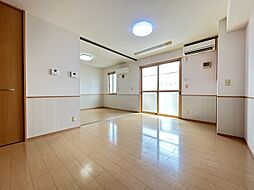 クローバーコートII 202 2階1LDKのリビング/ダイニング