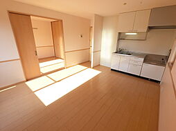 東武桐生線 治良門橋駅 徒歩35分の賃貸アパート 1階2LDKのリビング/ダイニング