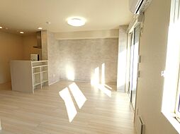 Ｄーｒｏｏｍ Ｄｅａｒｃｏｕｒｔ 幸町　III 2-203 2階2LDKのリビング/ダイニング