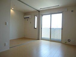 コリーヌ・Ｍｏｎｔ 304 3階1LDKのリビング/ダイニング