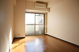 グラン・ドゥ・ルイ 701 7階1Kのリビング/ダイニング