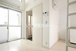 グローレ道徳(グローレドウトク) 201 2階ワンルームのリビング/ダイニング