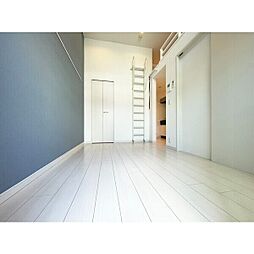 ラウレアハイツ 102 1階ワンルームのリビング/ダイニング