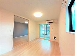 プレミアムガーデンＢ 104 1階1LDKのリビング/ダイニング