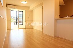 ラックス 106 1階1LDKのリビング/ダイニング