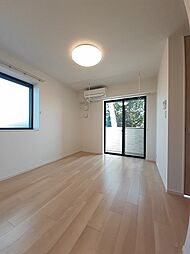 レガリアI 102 1階1LDKのリビング/ダイニング