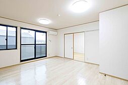 カーサ・コンフォール 205 2階2LDKのリビング/ダイニング