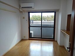 フォレスト光 104 1階1LDKのリビング/ダイニング