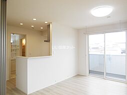 ラルジュII 201 2階1LDKのリビング/ダイニング