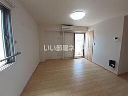 アベニュ−千里丘 302 3階1Kのリビング/ダイニング