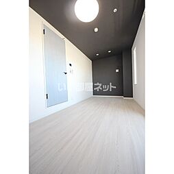 エヌエムキャトフヴァン 4階1Kのリビング/ダイニング