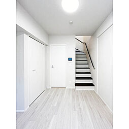 ラ・ペルラ下北沢 0207 1階1LDKのリビング/ダイニング