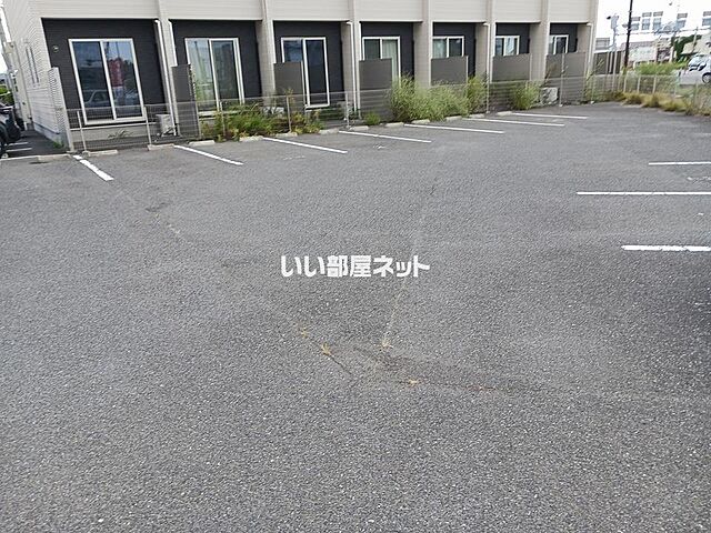 8 / 11