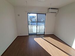 P.court 105 1階ワンルームのリビング/ダイニング