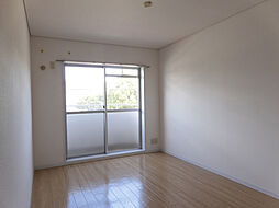 ハイネス八幡 203 2階3DKのリビング/ダイニング