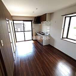 ベルパーク川平II番館 201 2階2DKのリビング/ダイニング