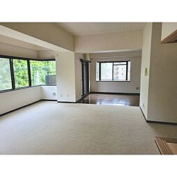 ロイヤルパレス上杉 301 3階4LDKのリビング/ダイニング