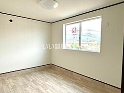 JR両毛線 国定駅 徒歩28分の賃貸アパート 2階1LDKのリビング/ダイニング