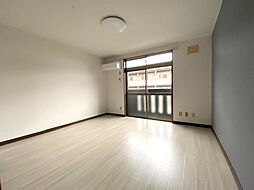 カルチェラタンA棟 107 1階1Kのリビング/ダイニング