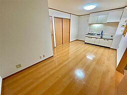 アパートメントＡＢＥ 103 1階2LDKのリビング/ダイニング