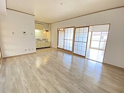 第5グランドハイツ服部 00202 2階3LDKのリビング/ダイニング