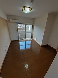 レジェンドII 106 1階1LDKのリビング/ダイニング