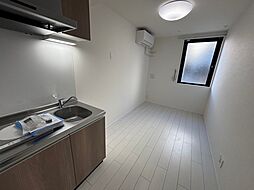 ピースフルパレス世田谷 102 1階ワンルームのリビング/ダイニング