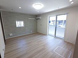 マヌール 105 1階ワンルームのリビング/ダイニング