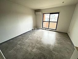 フラワーヒルズ 202 1階ワンルームのリビング/ダイニング