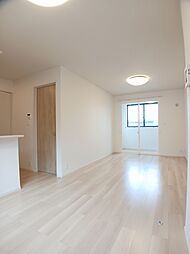 リュミエールＡ 102 1階1LDKのリビング/ダイニング