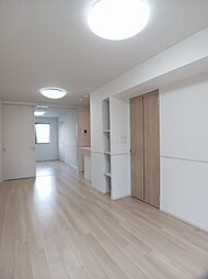 メゾン・プラチナ 102 1階1LDKのリビング/ダイニング