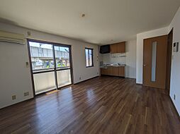 ウィルモア鬼橋　B棟 202 2階1LDKのリビング/ダイニング